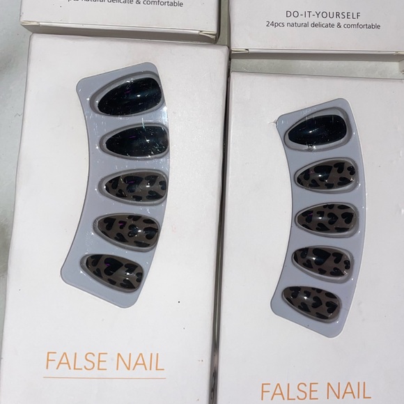 NWT PRESS ON NAILS ALL 7 - Picture 2 of 2